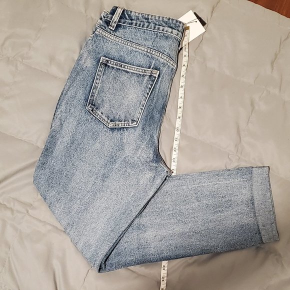 Nasty Gal open knee boyfriend jeans. - Picture 3 of 4